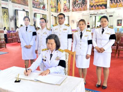 ร่วมพิธีเจริญพระพุทธมนต์และทำบุญตักบาตรถวายพระราชกุศลเพื่อเฉลิมพระเกียรติ เนื่องในโอกาสพระราชพิธีมหามงคลเฉลิมพระชนมพรรษา ๔ รอบ สมเด็จพระนางเจ้า ฯ พระบรมราชินี ๓ มิถุนายน ๒๕๖๙